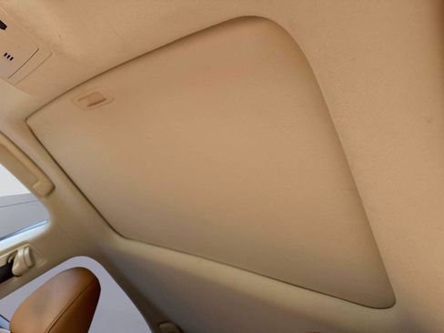 Used 2016 Lexus ES 350 w/ Luxury Package w/Wood Trim FWD image 32