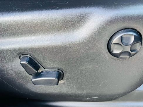 Used 2017 Jeep Grand Cherokee Limited image 24