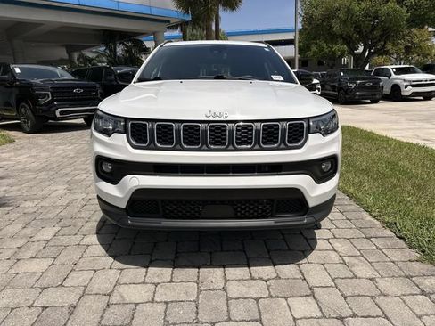 Used 2024 Jeep Compass Latitude AWD/4WD image 19