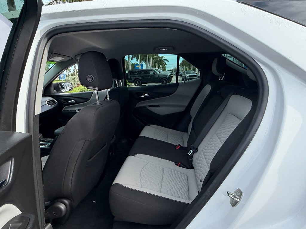 Certified 2018 Chevrolet Equinox LS FWD image 11