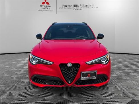 Used 2022 Alfa Romeo Stelvio Veloce image 2