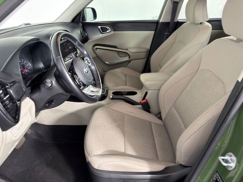 Used 2020 Kia Soul EX image 5