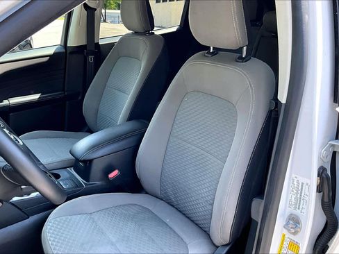 Used 2021 Ford Escape SE w/ SE Sport Appearance Package FWD image 8