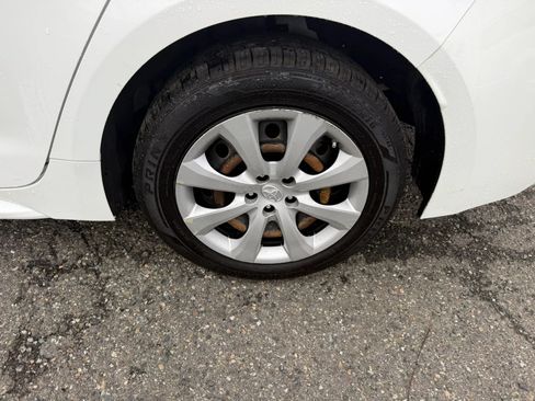 Used 2021 Toyota Corolla LE w/ Carpet Mat Package (TMS) FWD image 9