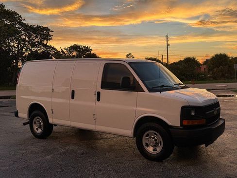 Used 2013 Chevrolet Express 2500 RWD image 6