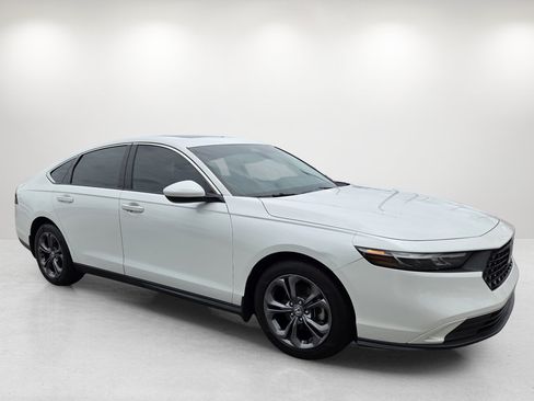 Used 2023 Honda Accord EX image 3