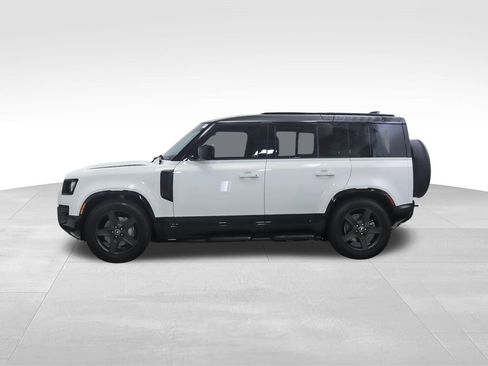 Used 2025 Land Rover Defender 110 X-Dynamic SE image 2