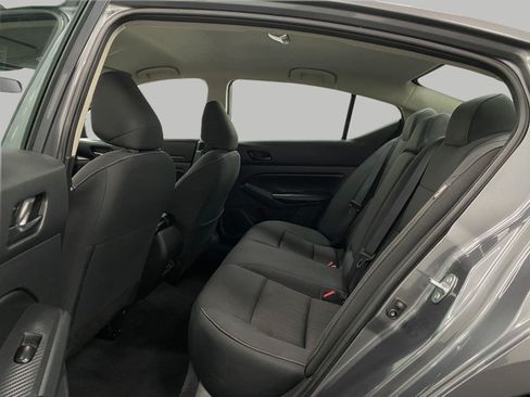 Used 2025 Nissan Altima 2.5 SV FWD image 24