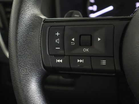 Used 2023 Nissan Rogue SV AWD/4WD image 34