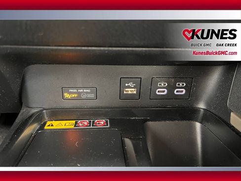 Used 2025 Toyota Camry SE image 23