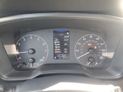 Used 2025 Toyota Corolla Cross LE image 28