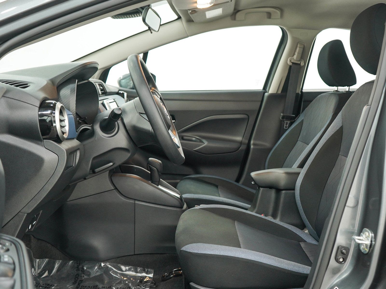Used 2025 Nissan Versa SV w/ Trunk Package FWD image 22