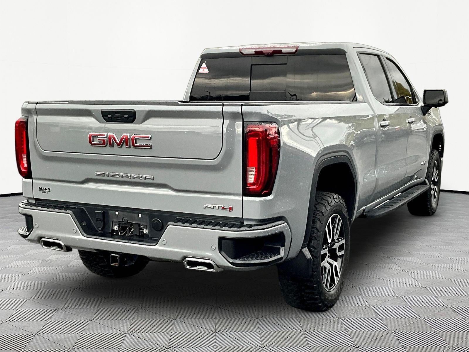 Used 2025 GMC Sierra 1500 AT4 w/ AT4 Premium Package AWD/4WD image 6