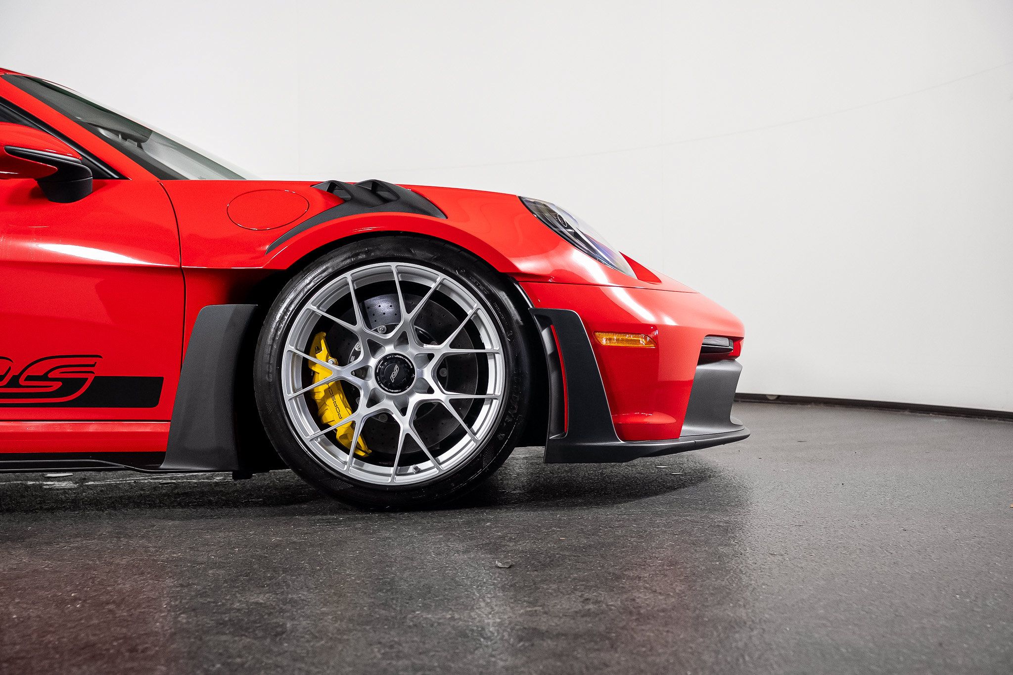 Used 2025 Porsche 911 GT3 RS RWD image 33
