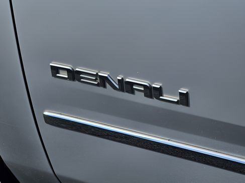 Used 2016 GMC Yukon XL Denali w/ Open Road Package AWD/4WD image 34