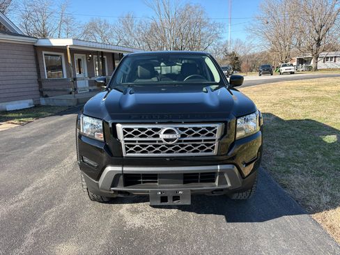 Used 2024 Nissan Frontier SV image 6