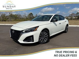 Used 2025 Nissan Altima 2.5 SV video 1