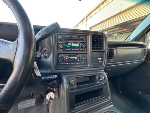 Used 2006 Chevrolet Silverado 2500 W/T w/ Skid Plate Package image 20