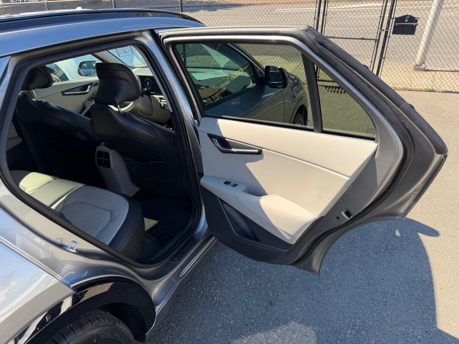 Used 2023 Kia Niro Wave w/ Wave Preserve Package FWD image 36