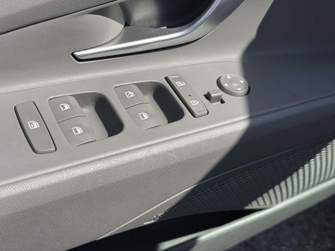 Certified 2023 Hyundai Elantra SEL image 15