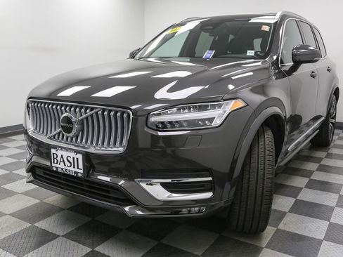 Used 2024 Volvo XC90 B5 Core w/ Climate Package image 5