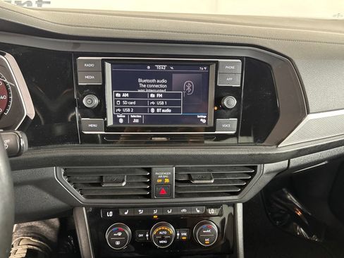 Used 2021 Volkswagen Jetta R-Line FWD image 17