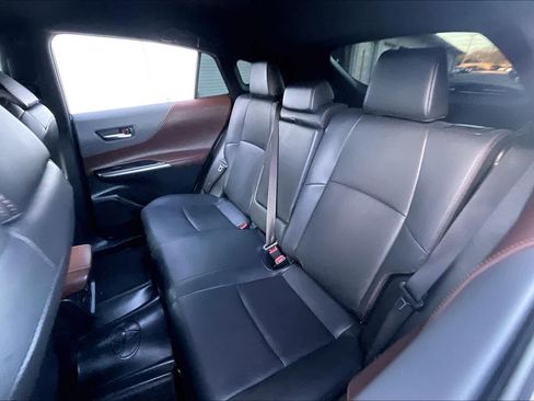 Used 2024 Toyota Venza XLE image 20