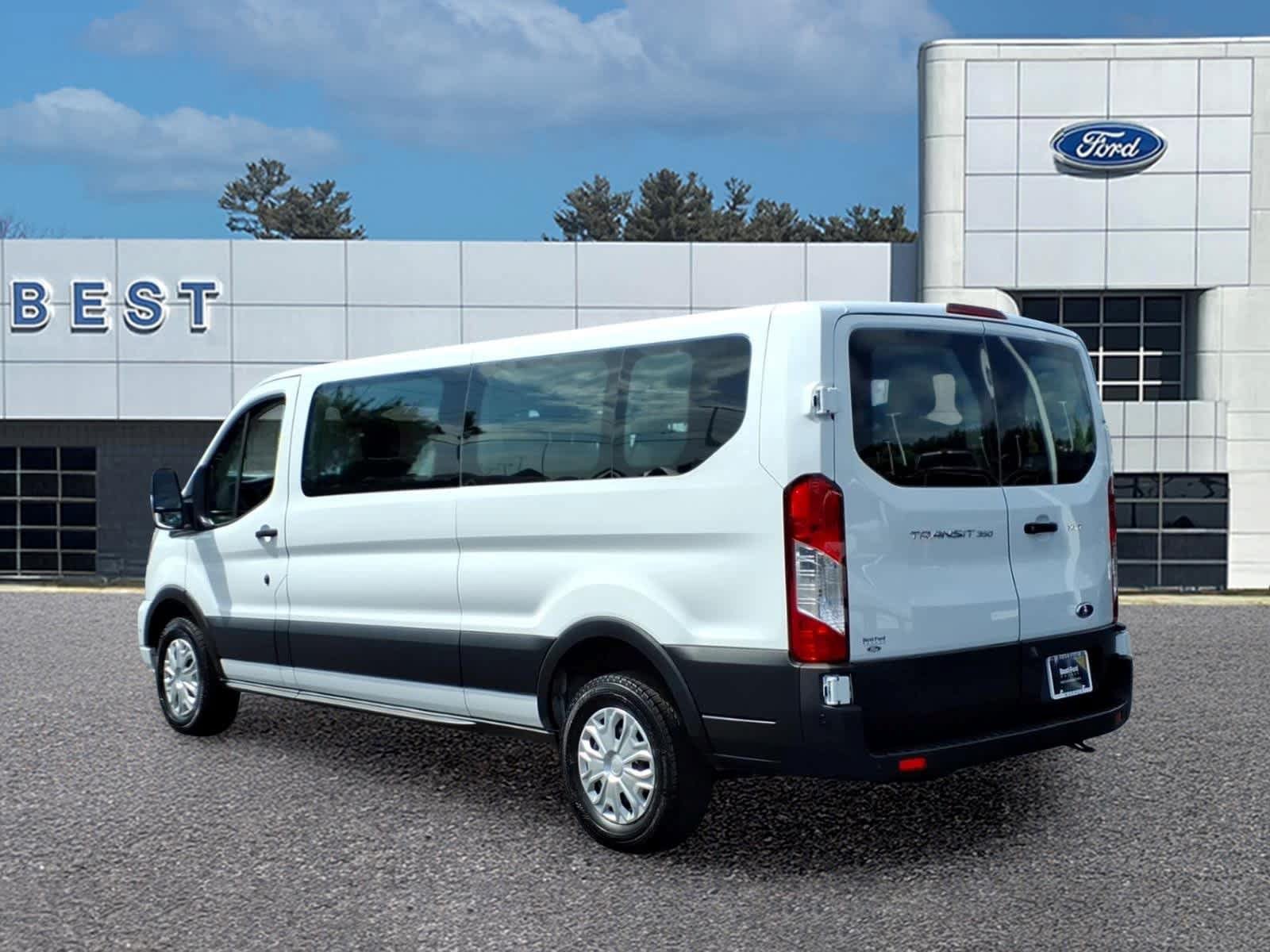 Used 2025 Ford Transit 350 XLT RWD image 4
