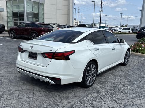 Used 2024 Nissan Altima 2.5 SL FWD image 3