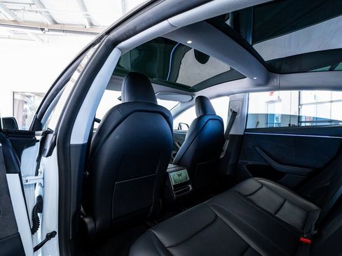 Used 2025 Tesla Model 3 Long Range image 50