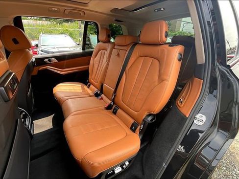 Used 2022 BMW X7 xDrive40i w/ Premium Package image 25