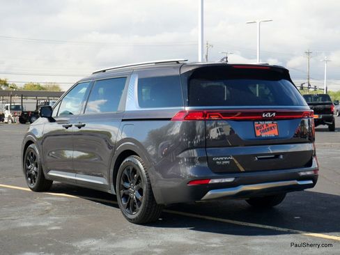 Used 2023 Kia Carnival SX Prestige image 16