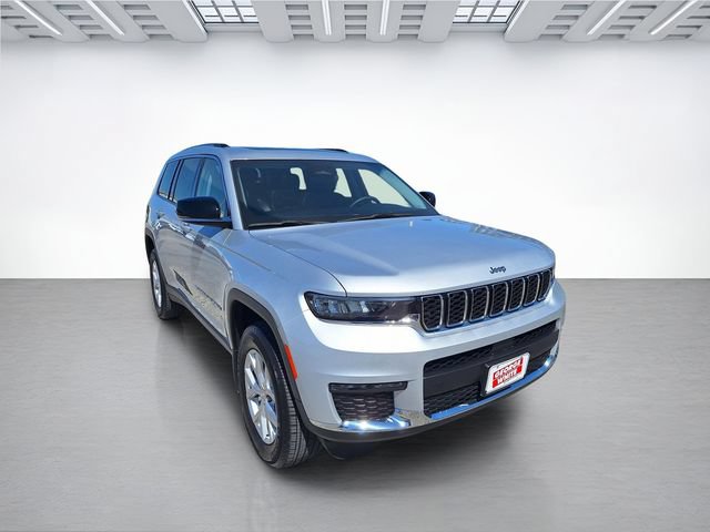 Used 2023 Jeep Grand Cherokee L Limited w/ Trailer Tow Group (B) AWD/4WD image 39