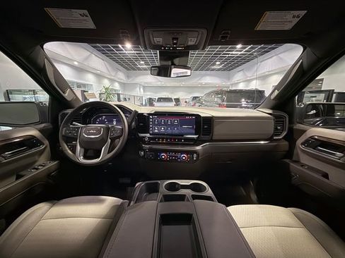 Certified 2024 GMC Sierra 1500 SLE w/ Preferred Package image 15