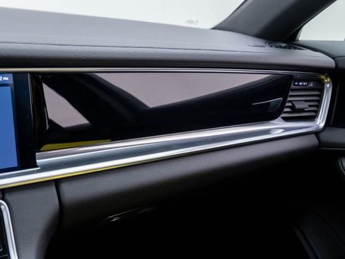 Used 2020 Porsche Panamera 4 image 27