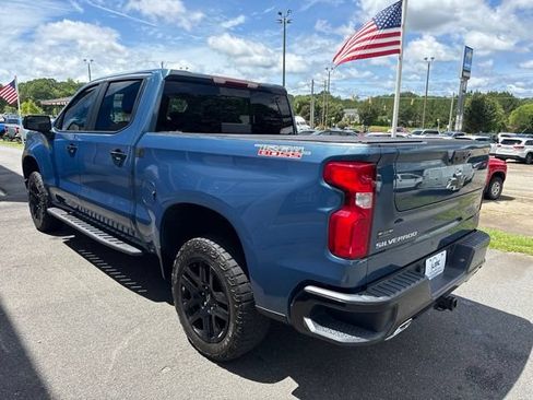 Used 2024 Chevrolet Silverado 1500 LT Trail Boss w/ Convenience Package II AWD/4WD image 4