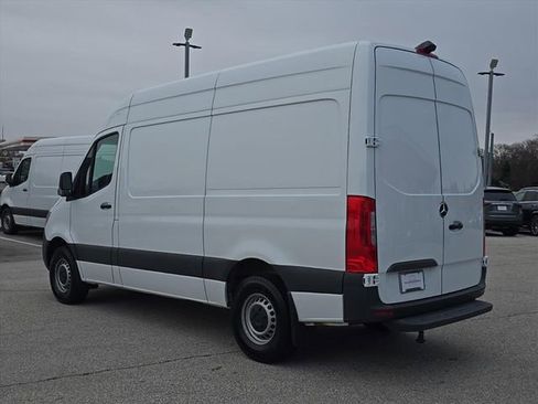 Used 2023 Mercedes-Benz Sprinter 144 Cargo image 5
