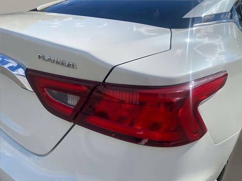 Used 2017 Nissan Maxima Platinum image 15