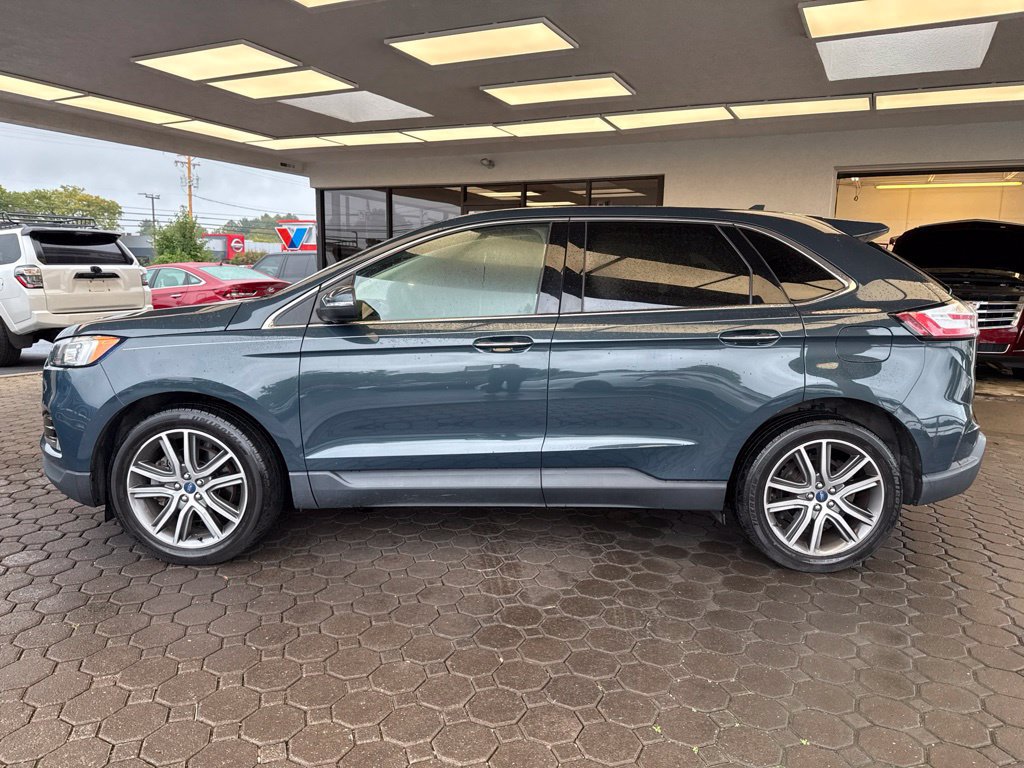 Used 2019 Ford Edge Titanium w/ Cold Weather Package AWD/4WD image 9