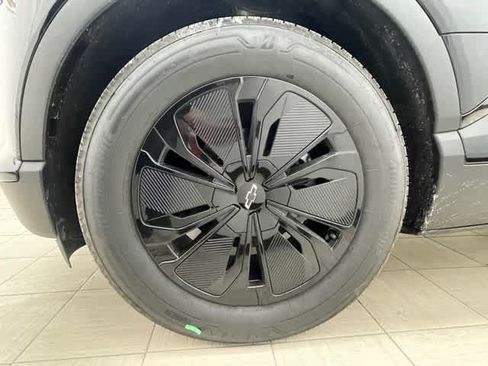 New 2026 Chevrolet Blazer EV LT AWD/4WD image 8
