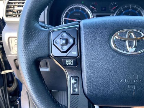 Used 2019 Toyota 4Runner TRD Off-Road Premium AWD/4WD image 24