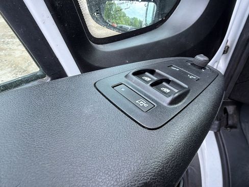 Used 2024 RAM ProMaster 2500 w/ Convenience Group FWD image 16