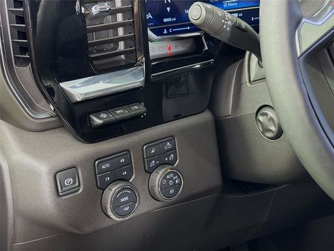 Used 2025 Chevrolet Silverado 1500 LTZ image 10