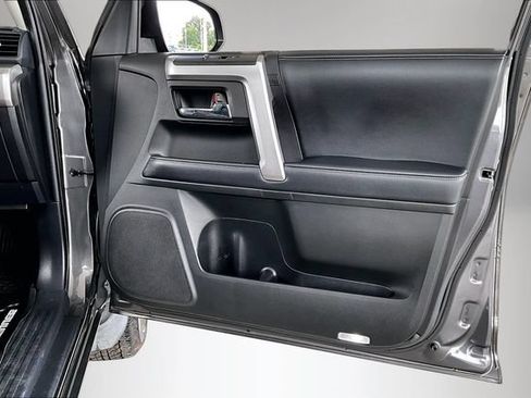 Used 2019 Toyota 4Runner SR5 Premium RWD image 26
