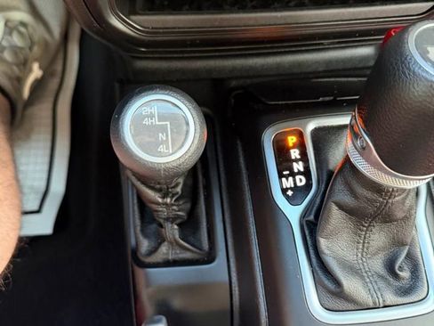 Used 2020 Jeep Wrangler Unlimited Sport S AWD/4WD image 19