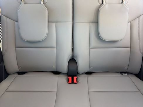New 2026 Ford Explorer Active w/ Active Comfort Package RWD image 10