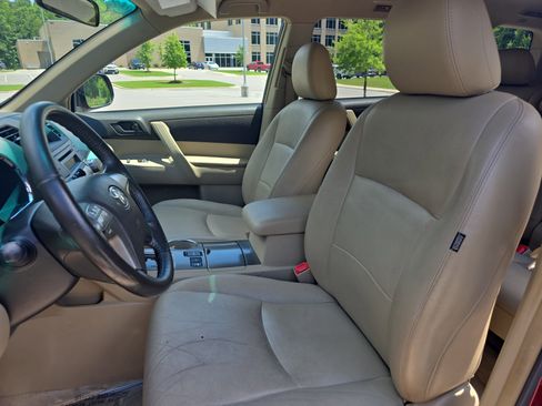 Used 2010 Toyota Highlander 4WD image 17