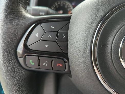 Used 2022 Jeep Renegade Altitude w/ Convenience Group AWD/4WD image 12