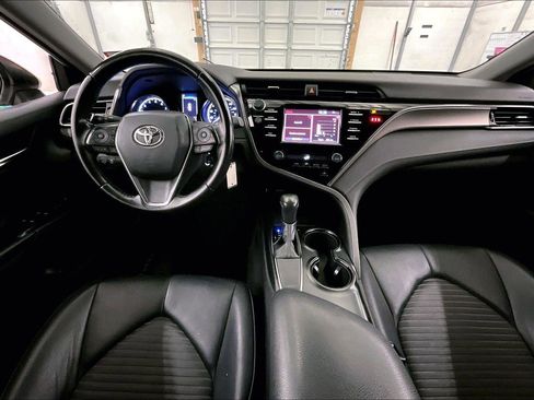 Used 2019 Toyota Camry SE image 14