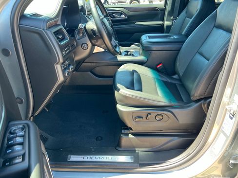 Used 2024 Chevrolet Suburban Z71 w/ Luxury Package AWD/4WD image 18